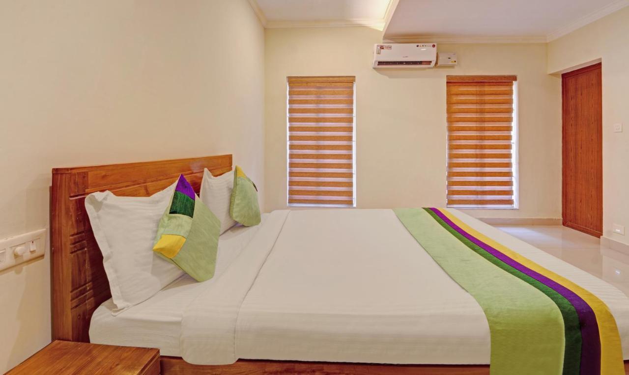 Sreepathi Nirmalyam 400 Mts From Guruvayoor Temple Hotell Guruvāyūr Exteriör bild