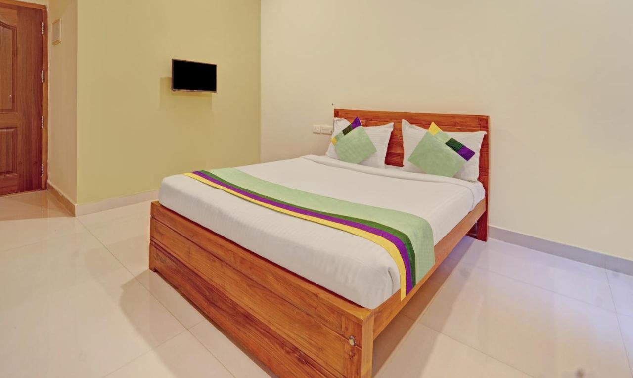 Sreepathi Nirmalyam 400 Mts From Guruvayoor Temple Hotell Guruvāyūr Exteriör bild