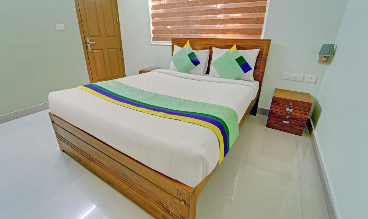 Sreepathi Nirmalyam 400 Mts From Guruvayoor Temple Hotell Guruvāyūr Exteriör bild