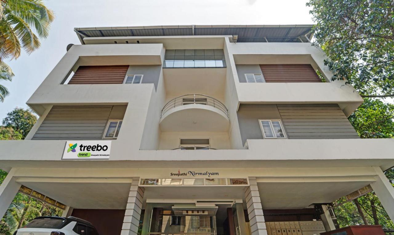 Sreepathi Nirmalyam 400 Mts From Guruvayoor Temple Hotell Guruvāyūr Exteriör bild