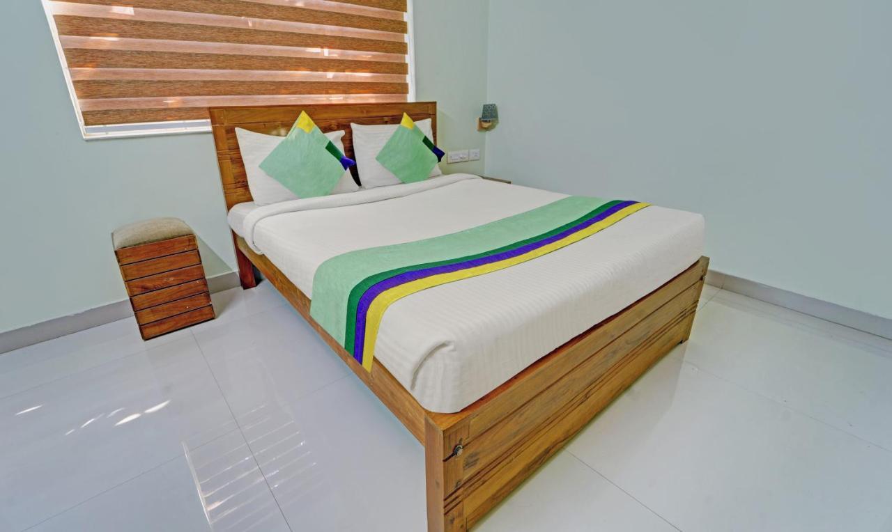 Sreepathi Nirmalyam 400 Mts From Guruvayoor Temple Hotell Guruvāyūr Exteriör bild